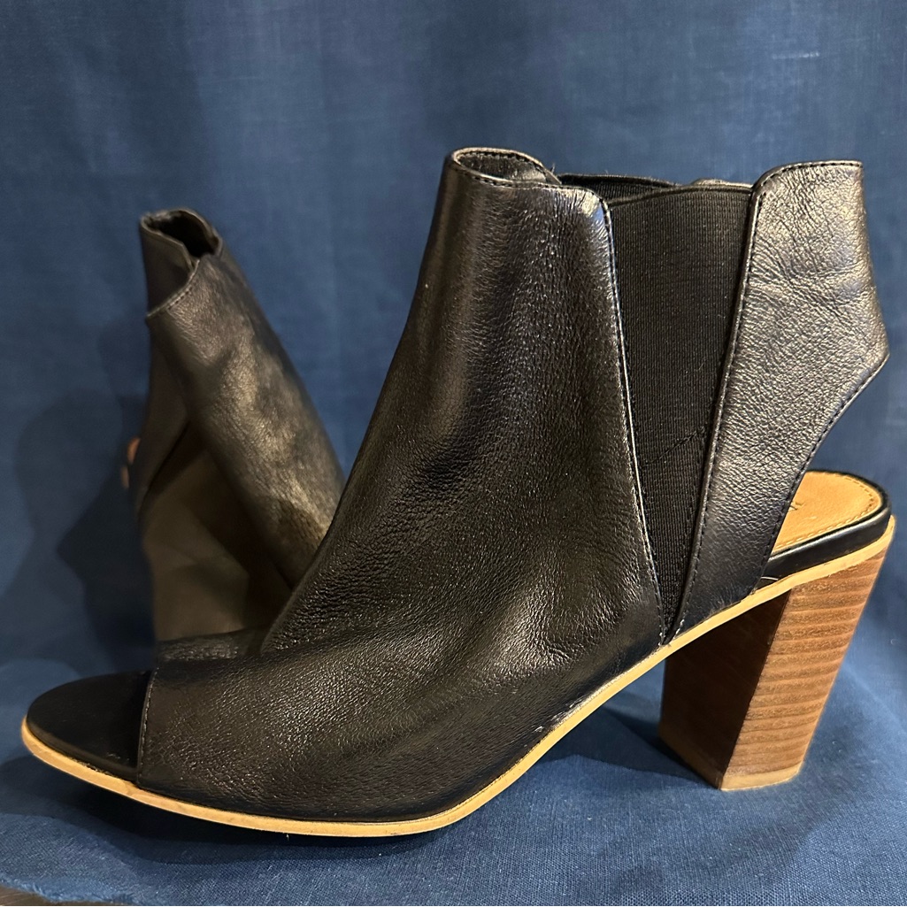 Steve Madden Sz 7.5 Heel Sandal